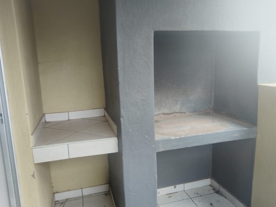 2 Bedroom Property for Sale in Waterval East North West